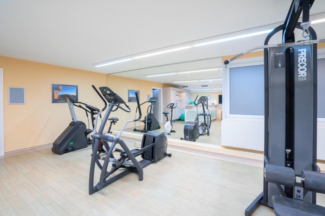 Grand Hotel Binz Kültér fotó The gym at the hotel