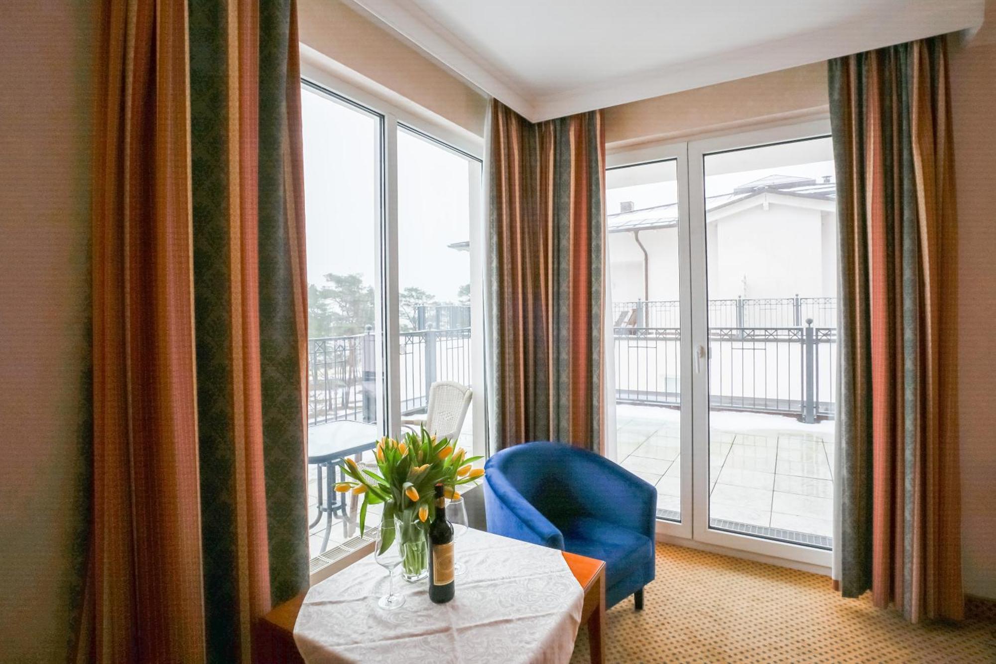 Grand Hotel Binz Kültér fotó A room at the hotel