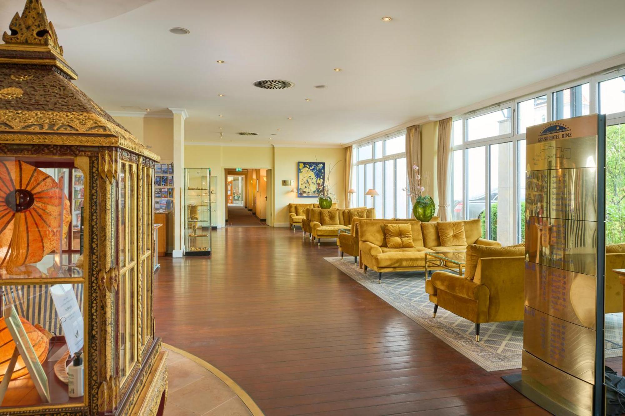 Grand Hotel Binz Kültér fotó The lounge at the airport