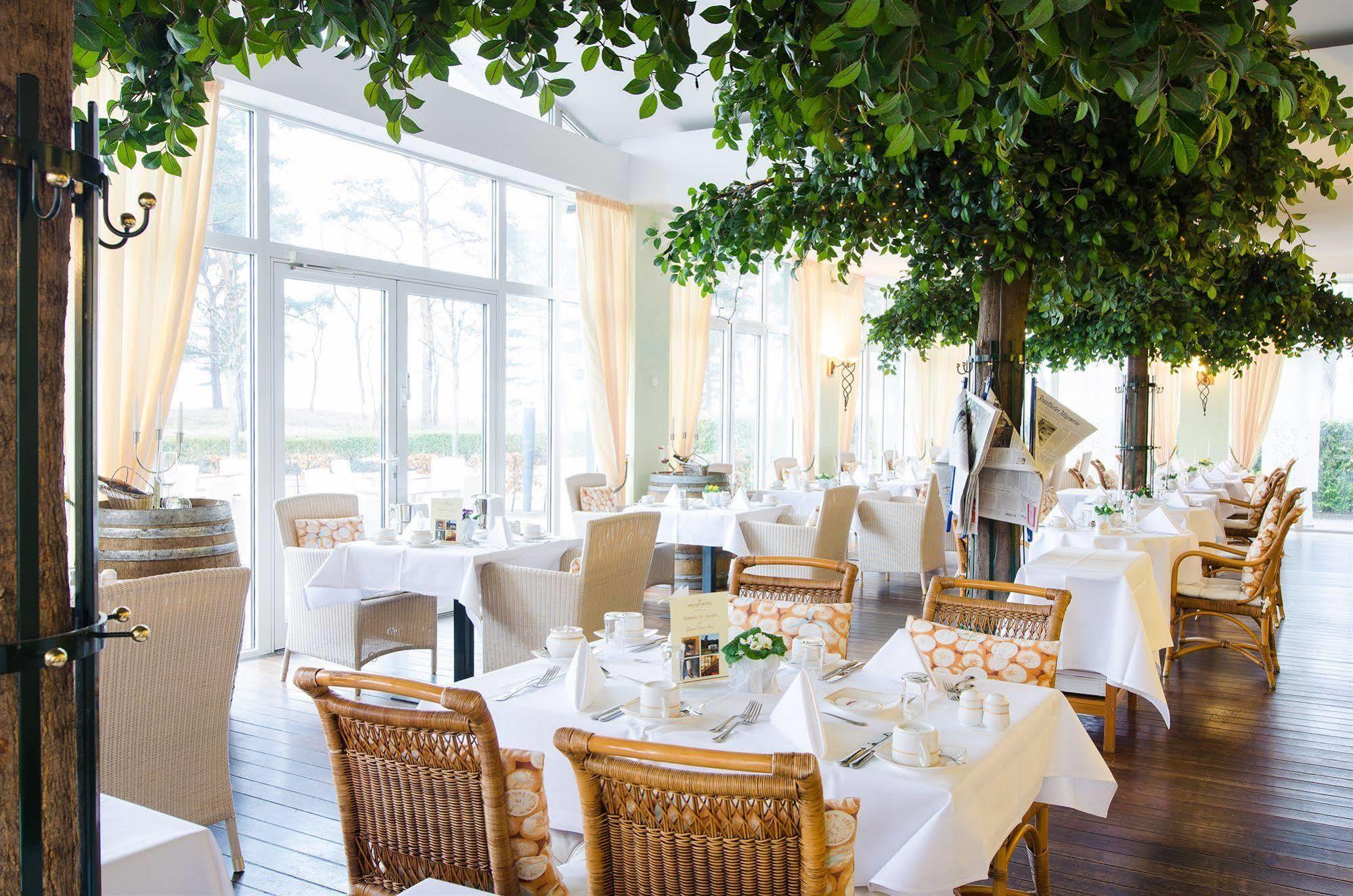 Grand Hotel Binz Kültér fotó Restaurant