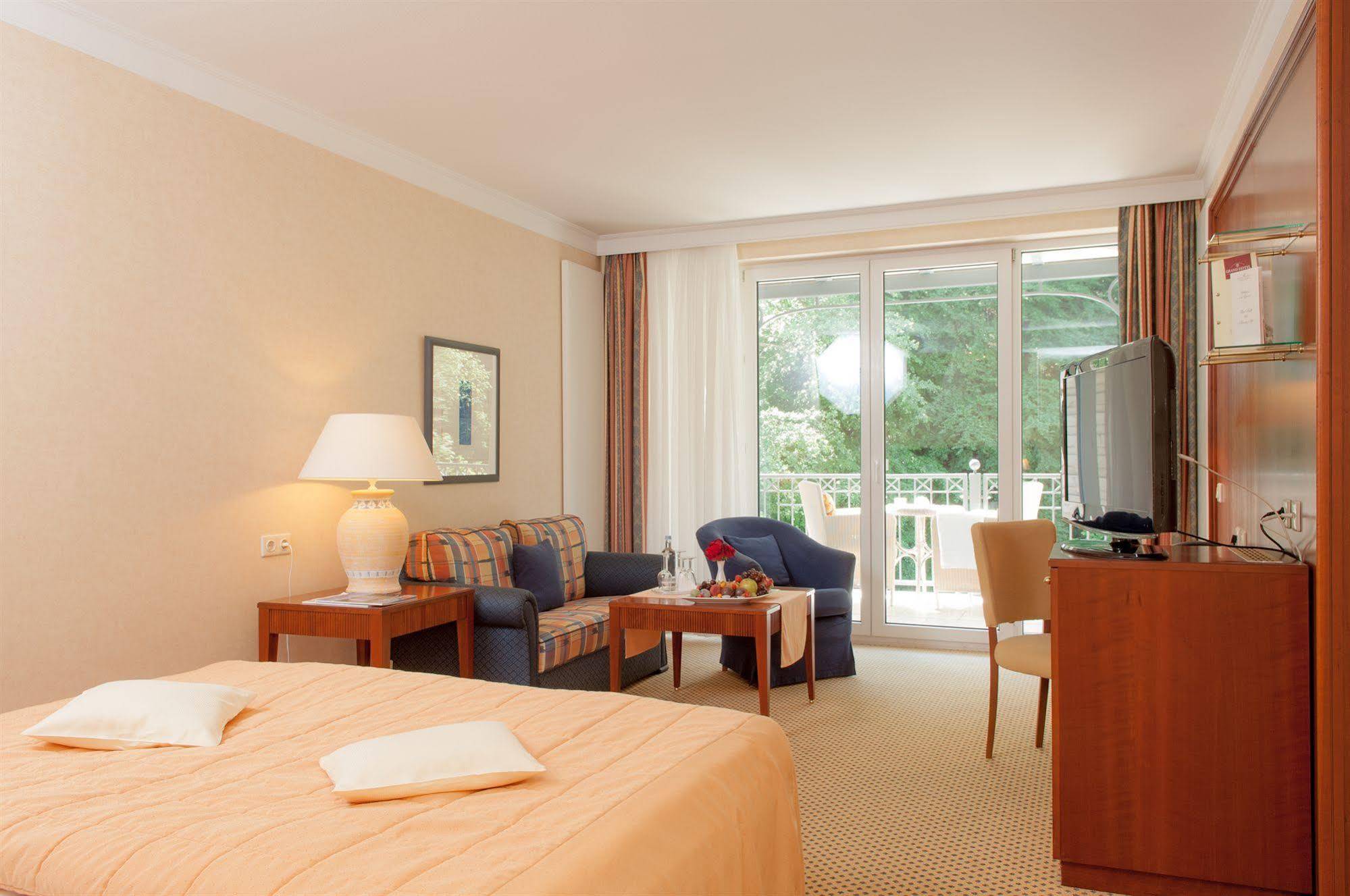 Grand Hotel Binz Kültér fotó A typical hotel room